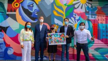Con la entrega de un mural, Dinamarca afianza las relaciones con Medellín por medio del arte y la cultura